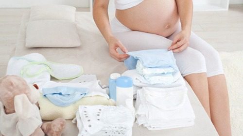 Bỉm giúp mẹ bầu cuối thai kì và sau sinh kiểm soát tốt dịch sản