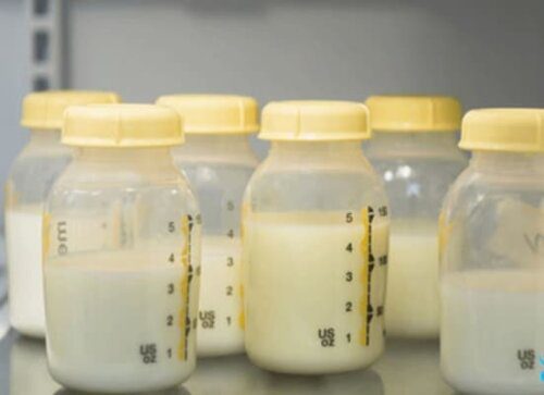 Bình đựng sữa giúp bảo quản sữa an toàn