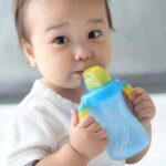 Bình tập uống nước cho bé