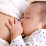 Cách đổi sữa cho trẻ sơ sinh