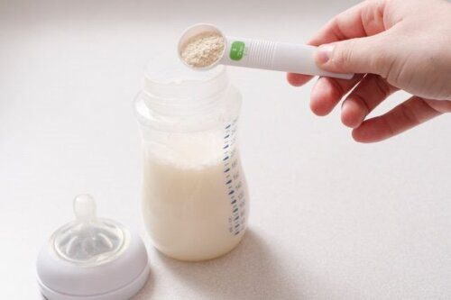 cách pha sữa non cho trẻ sơ sinh
