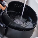 cách vệ sinh nồi chiên không dầu