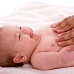 trẻ ăn dặm bị táo bón