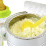 Uống 2 loại sữa công thức cùng lúc được không